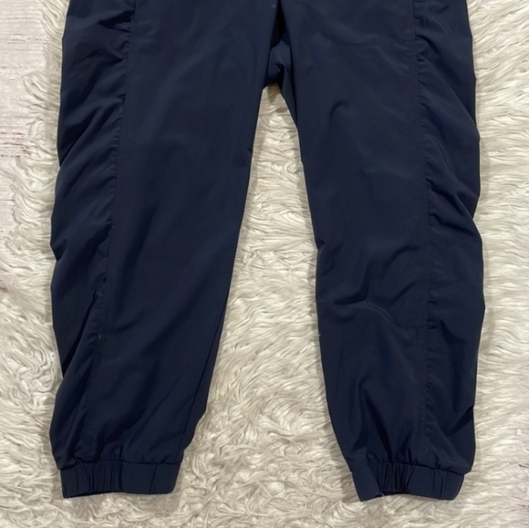 Athleta La Viva Capris Pants Ruched Leg Cropped Pant Active Fit Size 2 - Picture 6 of 11